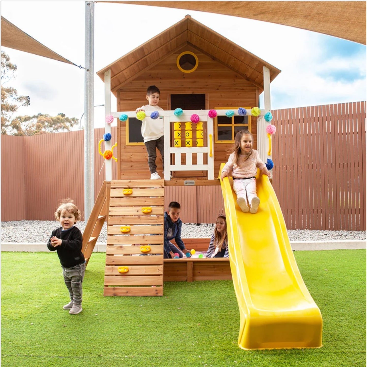 Голяма Детска Къща GINGER HOME с Пясъчник и Пързалка, за Игра на Открито в Двора и Градината, Дървена, 258х271.5х291 см.