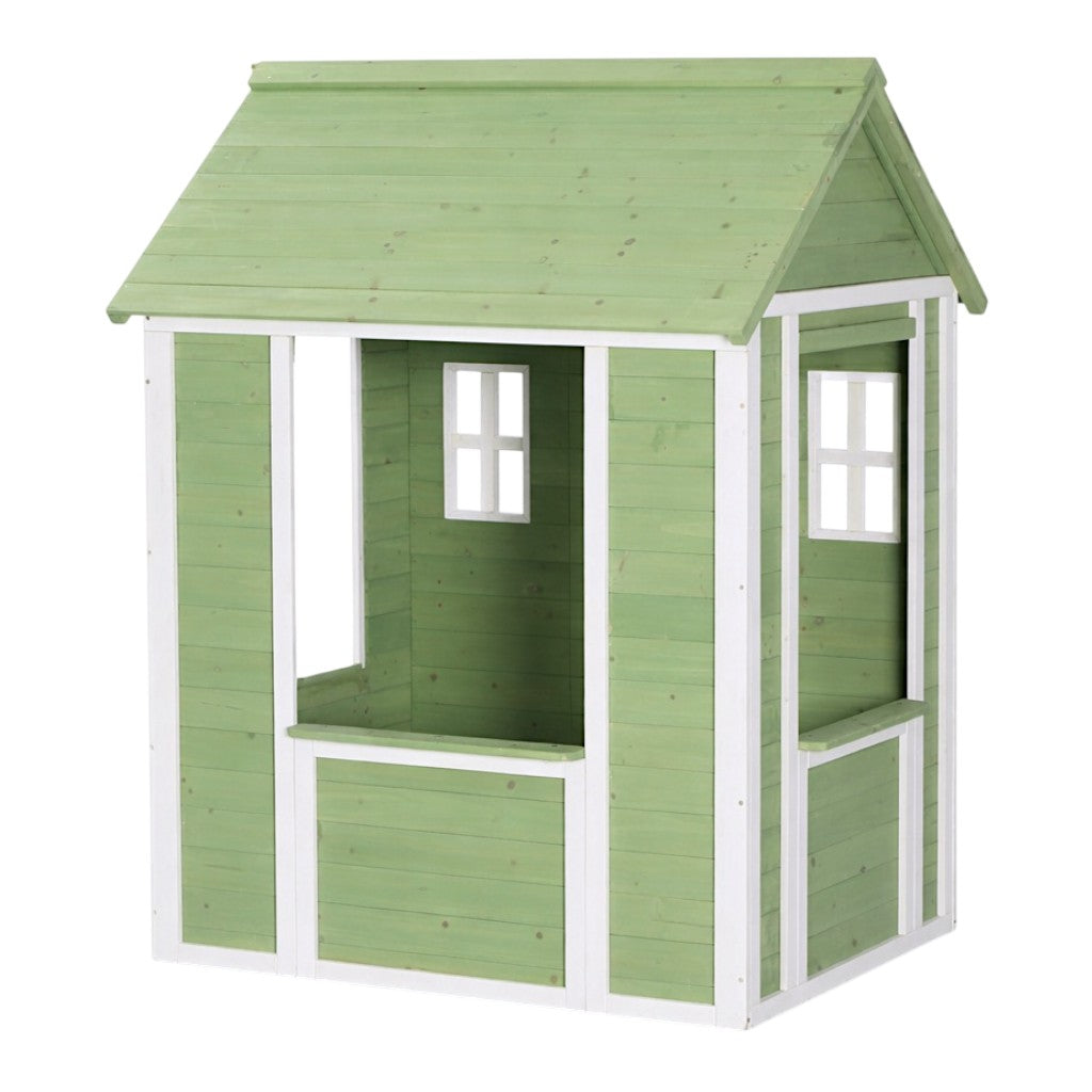 Диагонален изглед на детска дървена къщичка за игра на открито