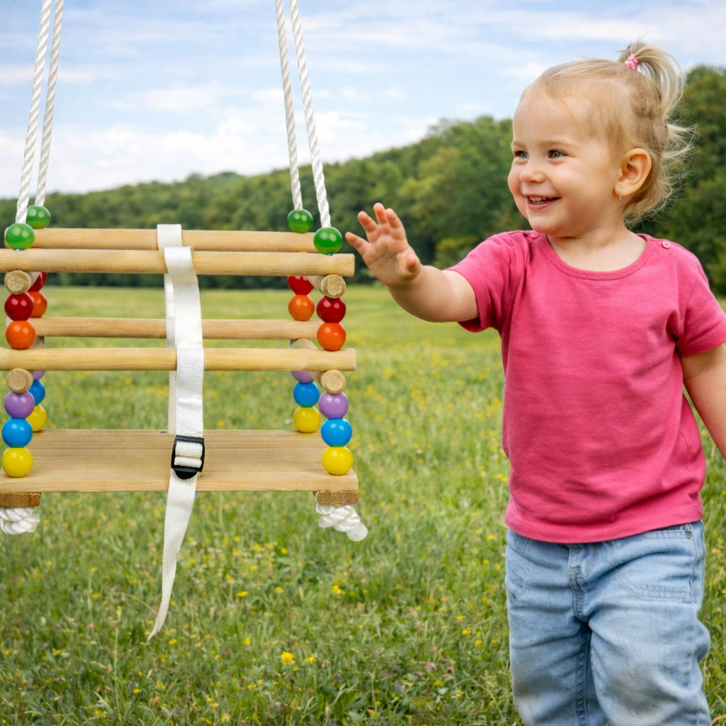 Детска люлка за двор GINGER HOME от дърво с цветни мъниста, подходяща за външна употреба