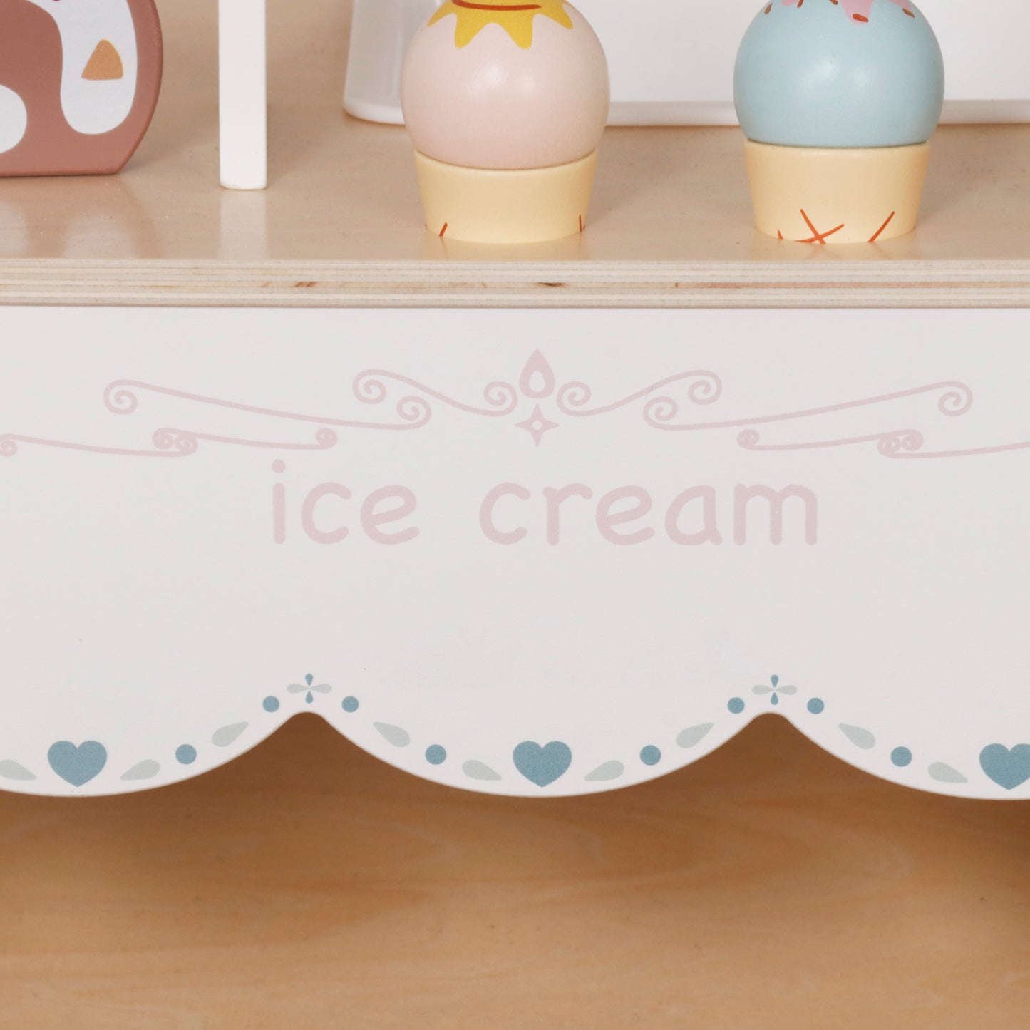 Детски Дървен Щанд за Сладолед GINGER HOME, Магазинче на Колела, MDF, 44/57x28x95.5 см, Монтесори Игра