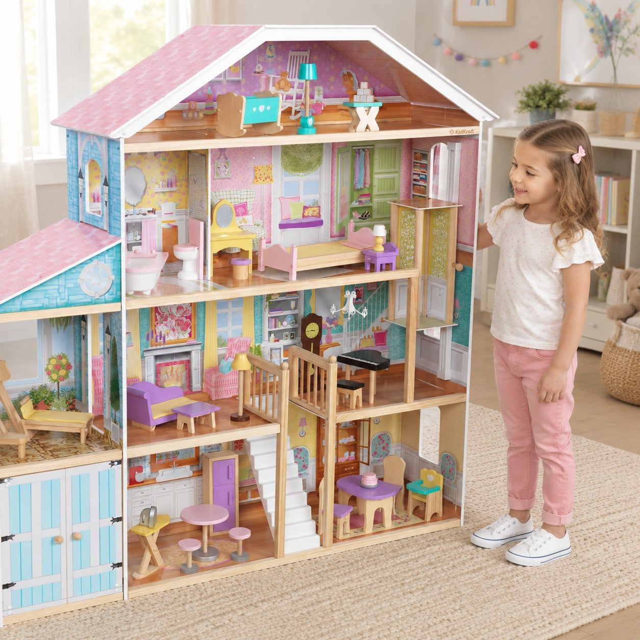 Дете играе с голяма детска дървена къща за кукли GINGER HOME Grand Villa в детска стая