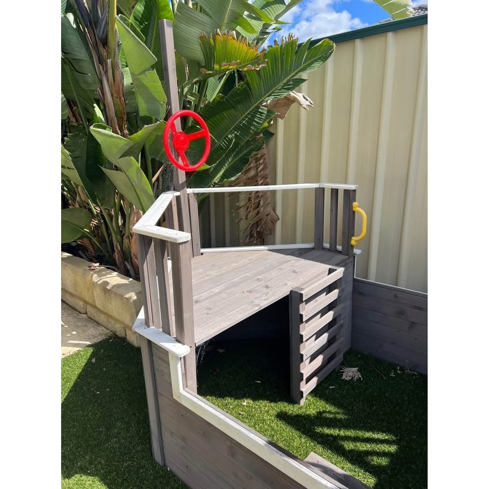 Пиратско кормило и наблюдателна платформа на детска дървена катерушка